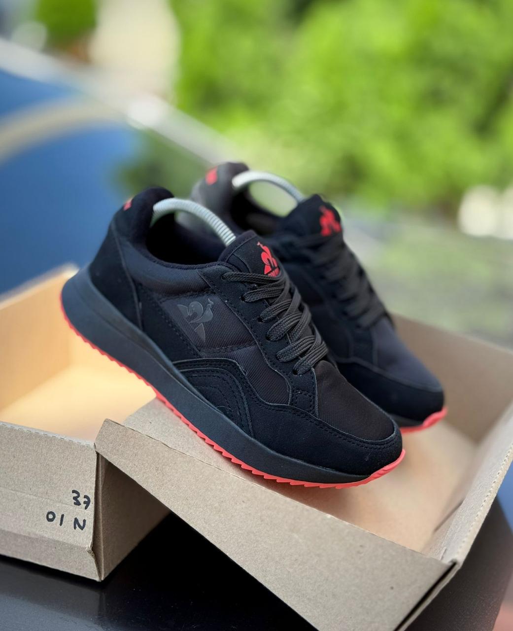 Tenis Lecoq Slm Negro Suela Rosa