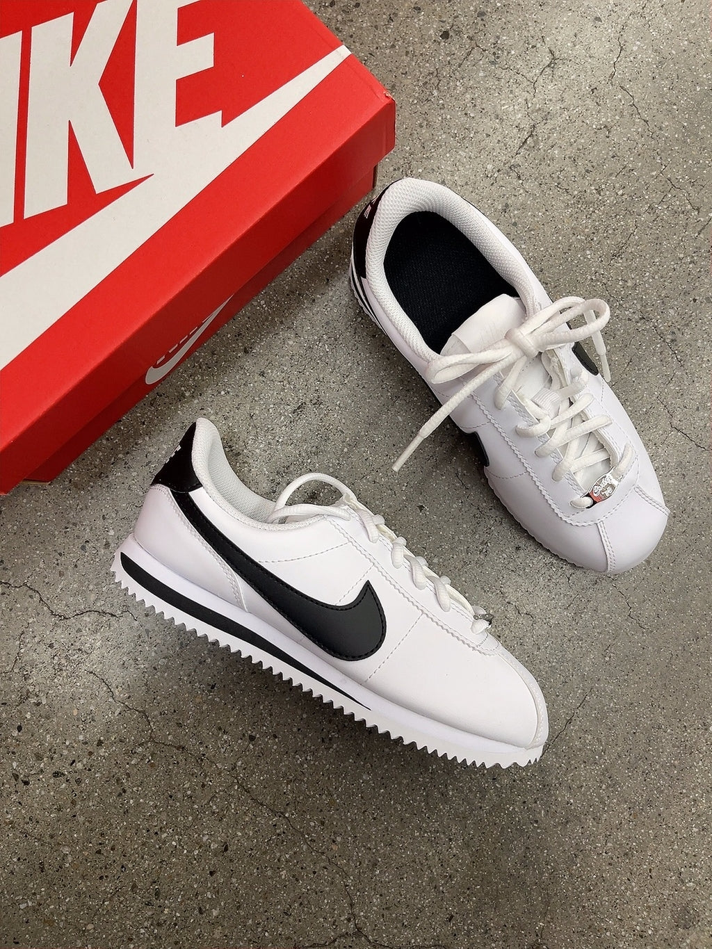 Nike Cortez Blanco con Negro