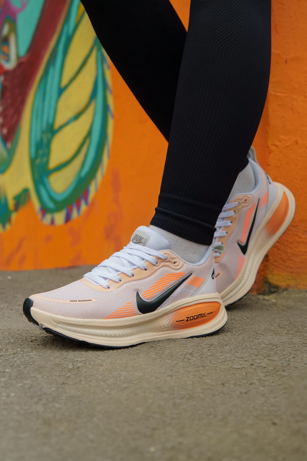 Tenis Nike Vomero Blanco Naranja